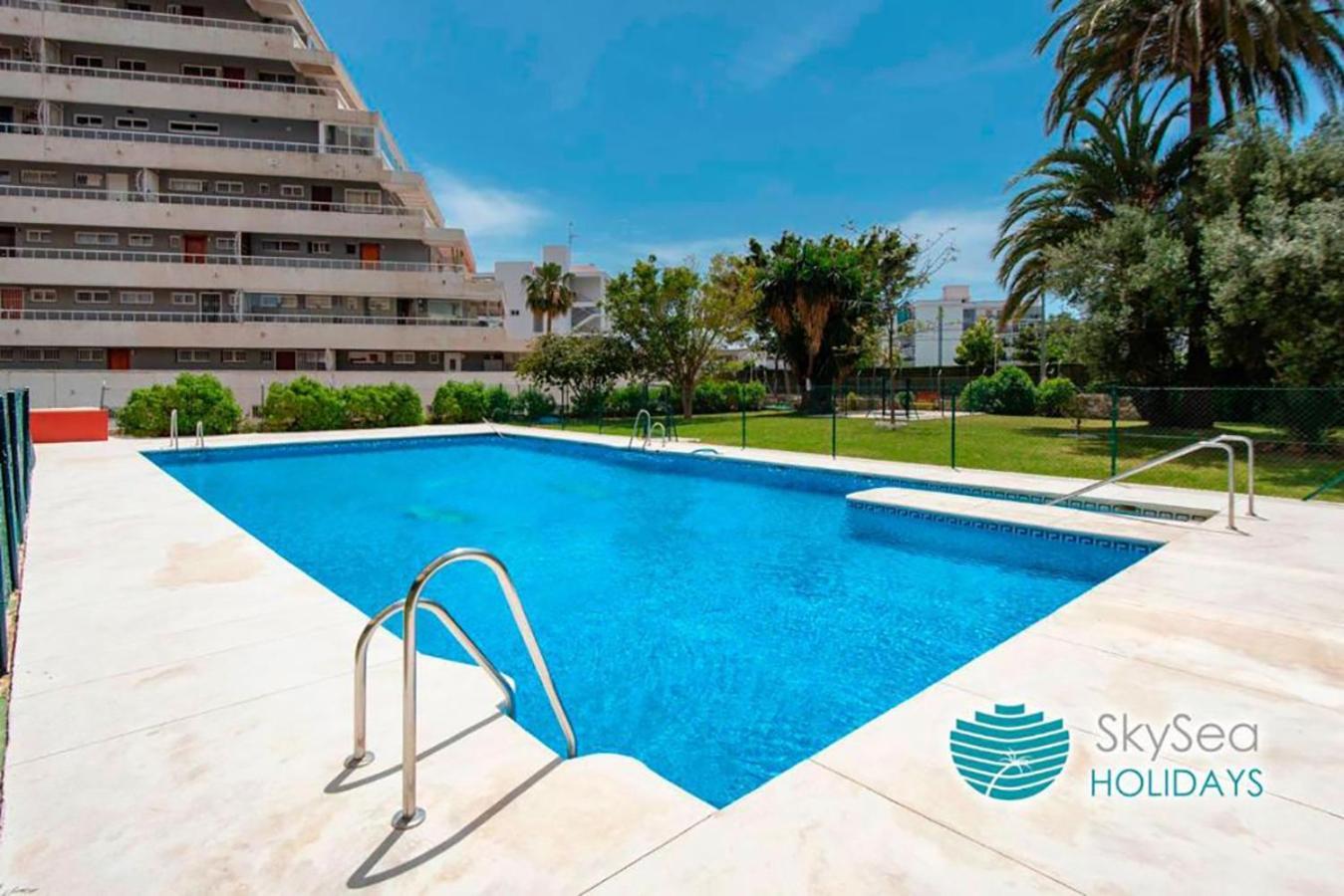 Skysea Holidays Benalmadena Europark Exteriör bild